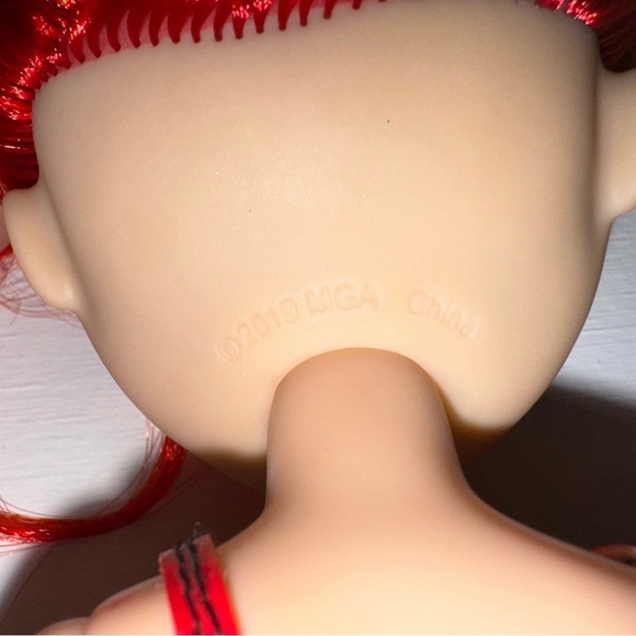 2019 MGA Rainbow High Red Hair Ruby Anderson Doll 11in Fully Articulated Girls - Picture 7 of 8